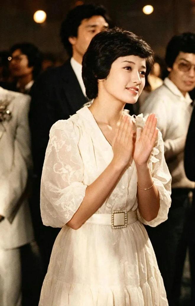七贏娛樂城：出道8年成顶流，却在最红最美时退圈，为什么她至今仍是无数人的白月光？